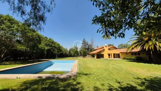 Casa En Venta De 7 Dorm. En Chicureo Colina Oportunidad