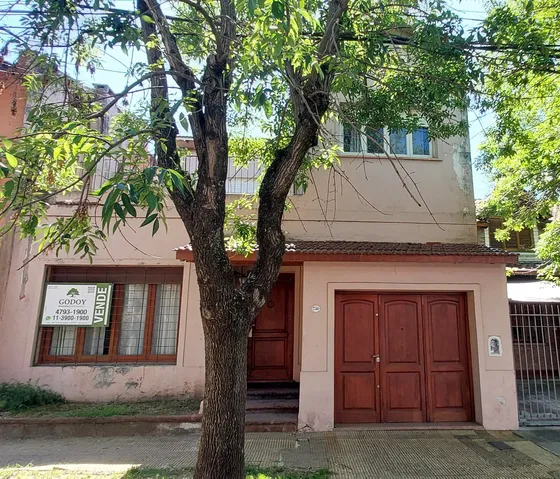 Venta De Casa 4 Ambientes Con Dependencia En Martinez
