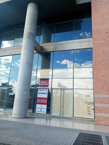 Venta Local A Pie De Calle, Excelente Ubicación, Av Rómulo G