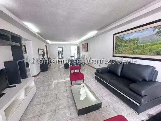 Espectacular Apartamento Amoblado En Los Palos Grandes!  #25-23380 Ricardo Rah 