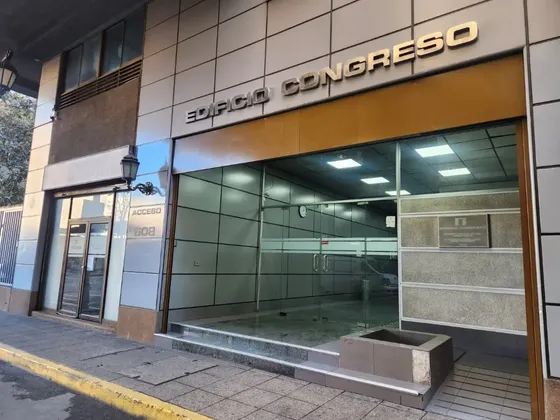 Arriendo Oficina Excelente Ubicación, Corazón De Santiago