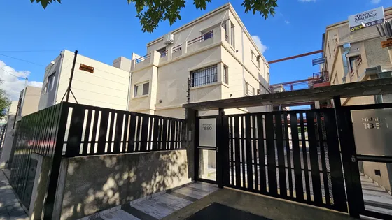 Departamento De 2 Ambientes- Venta- Castelar Norte