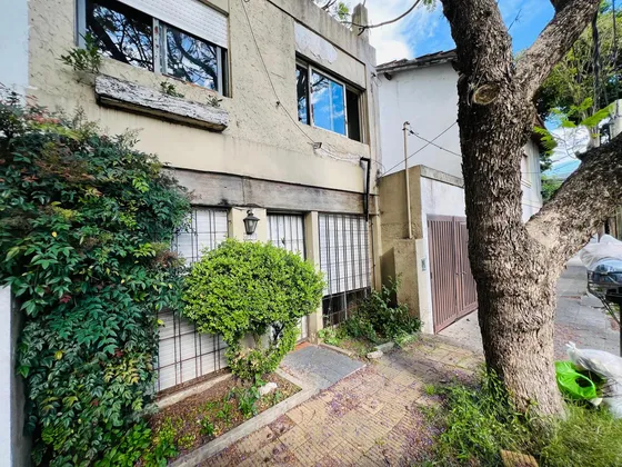 Ph De Cuatro Ambientes En Venta, En Martínez