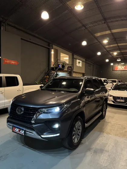 Toyota Hilux Sw4 2.8 Srx 177cv 4x4 7as At