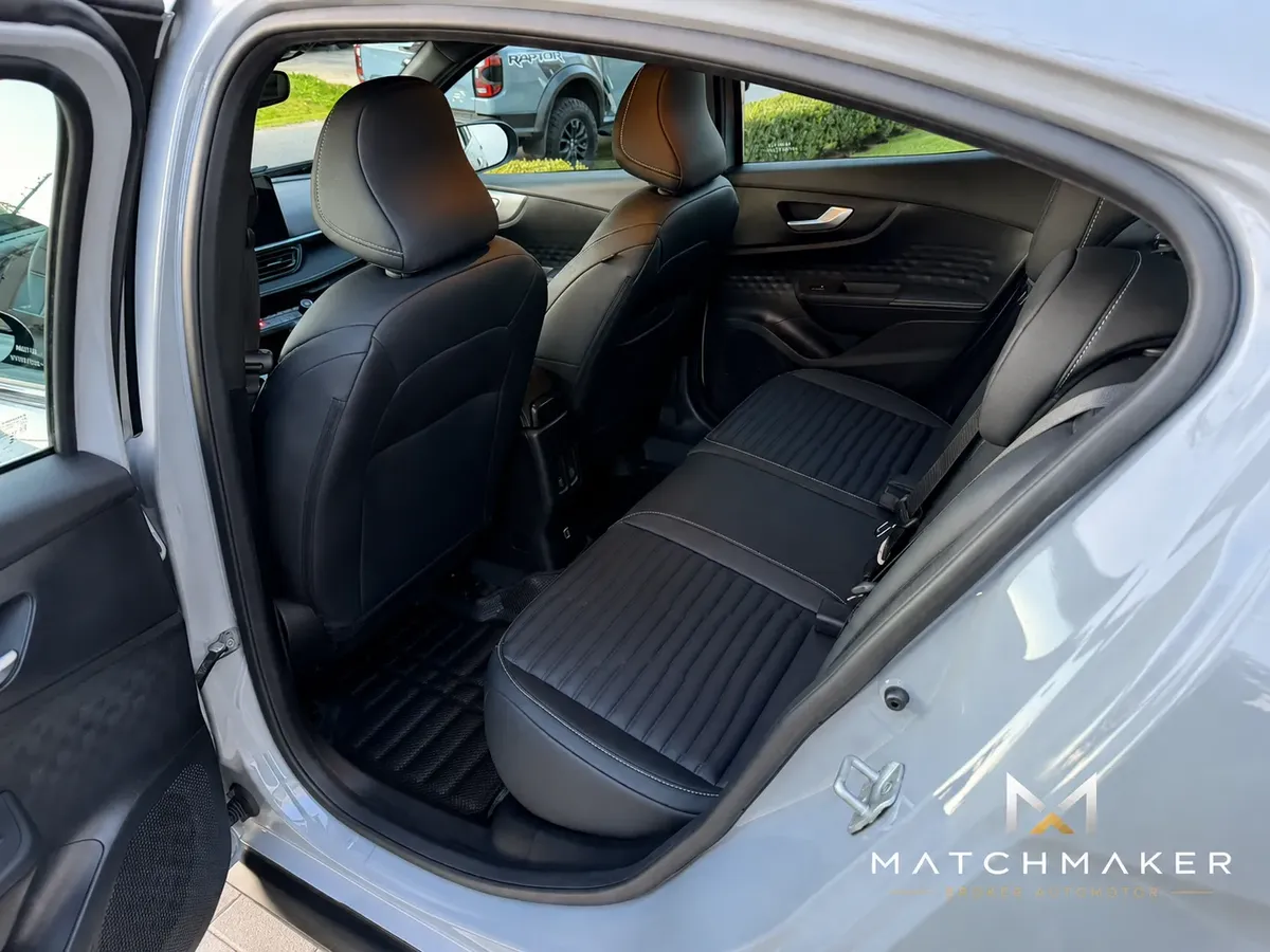 Fiat FASTBACK 1.3 T270 At6549033655309455368