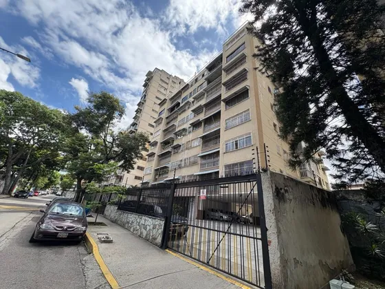 Amplio Y Cómodo Apartamento, Consta De 120m2 Chacao Bello Campo Caracas