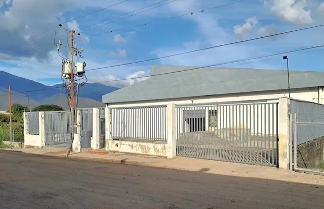 Local Comercial A Pie De Calle, El Marques, Guatire, Miranda