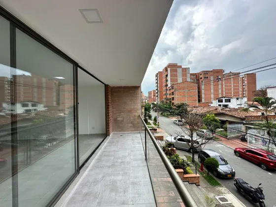 Apartamento En Venta En Conquistadores. Cod V12279
