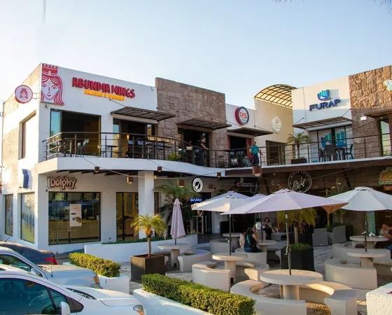 Local En Renta En Plaza Las Palmas, Morelia
