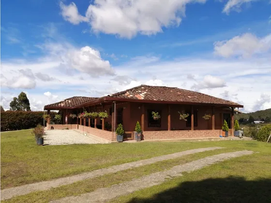 Finca En Venta De 20.500 M2 Por $2.600.000.000 M2 San Vicente