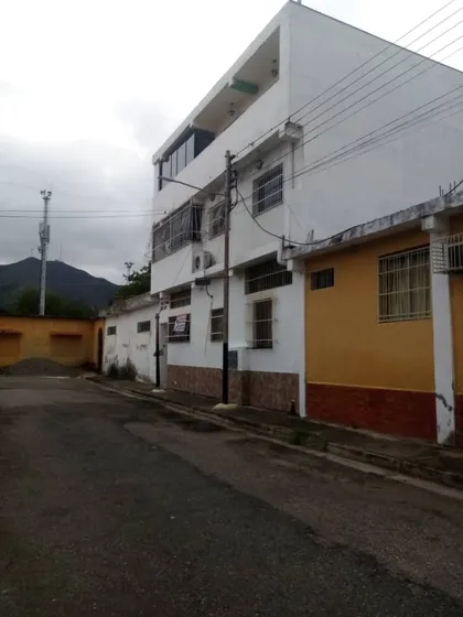 Venta De Casa 3 Niveles Con  Locales Valle Verde San Diego 26-79