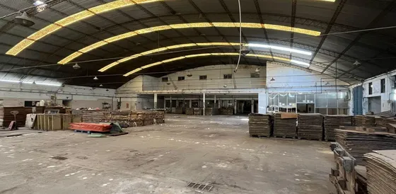 Deposito En Venta De 5.700 M2 Cubiertos En Moreno