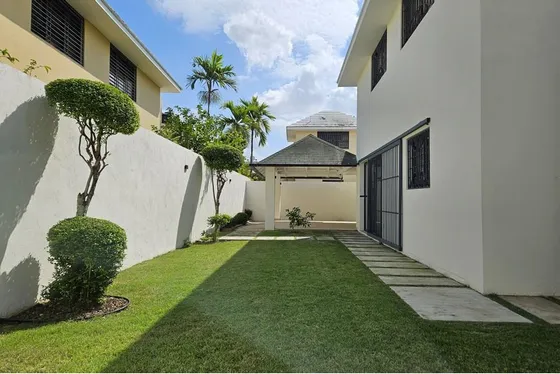 Casa En Alquiler En Las Praderas Residencial Cerrado