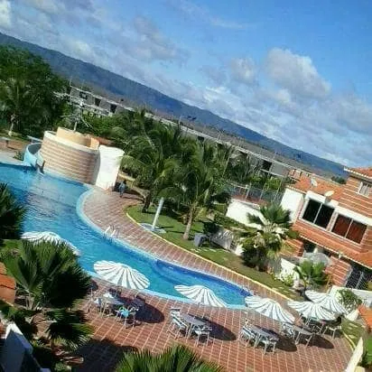 Gl Town House En Tucacas Res. Pescadores 2