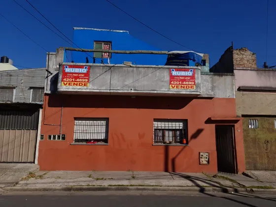 Casa 3 Ambientes Con Patio Y Departamento 2 Ambientes!
