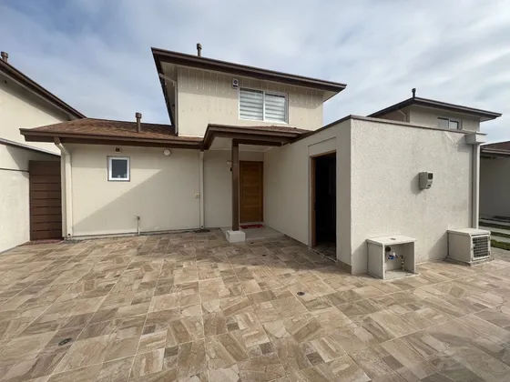 Excelente Y Moderna Casa,  Arriendo Semi Amoblada, Quincho