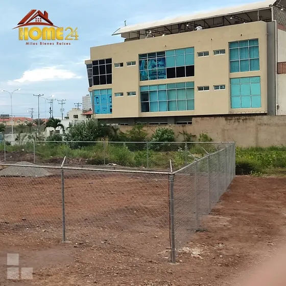 En Alquiler Terreno En Avenida Costanera
