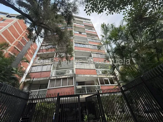 Apartamento En Alquiler, Urb. Chuao