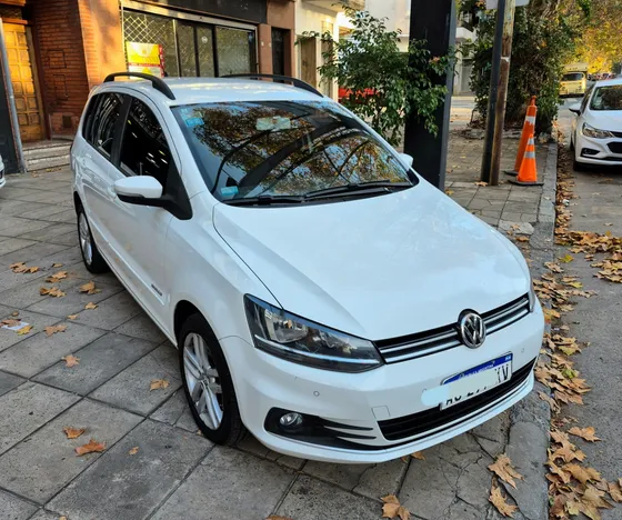 Volkswagen Suran 1.6 Imotion Highline 110cv