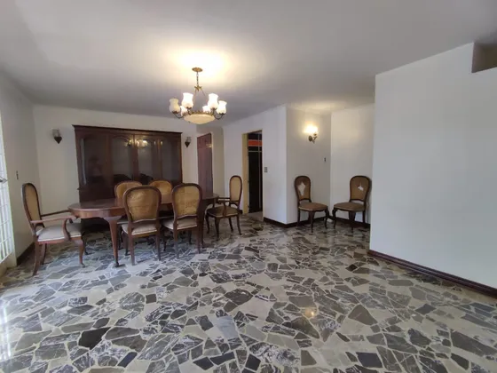 El Márques / Av Sanz / Venta / Apartamento / 4 Habitaciones