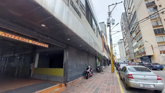 Alquiler De Local Comercial De Dos Niveles En El Centro De Valencia Cód 275468