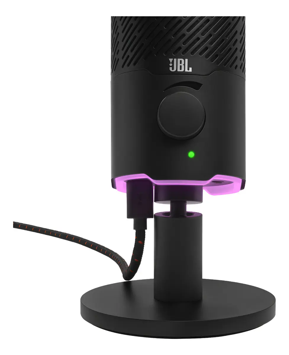 Close-up do microfone JBL Quantum Stream mostrando o logo JBL, o botão de controle, o LED verde e a iluminação RGB rosa.