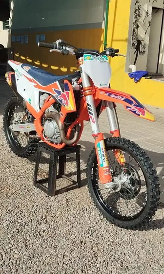Versión Cairoli Igual A La Factory