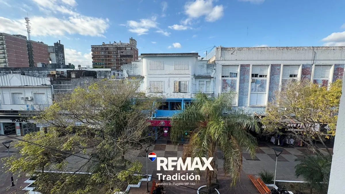 Oficina En Venta Peatonal Arturo Illia 172 