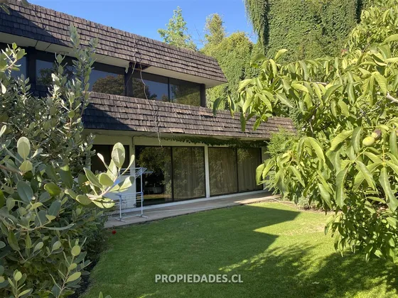 Casa En Venta De 5 Dorm. En Lo Barnechea