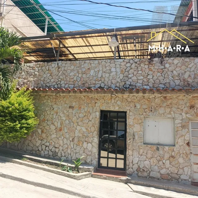 Casa En Venta En La Guaira De Dos Plantas En Tanagurena 