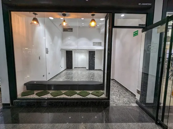 Alquiler De Local En El C.c. Cristal De Naguanagua (yb) 