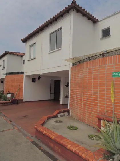Se Vende Casa Dentro De Conjunto Cerrado B/ Las Mercedes