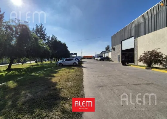 Excelente Nave Industrial En Parque Privado Canning