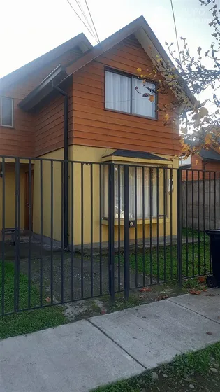 Casa En Venta De 3 Dorm. En Maule