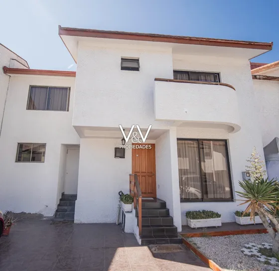 Se Vende Casa En Condominio Portobello.