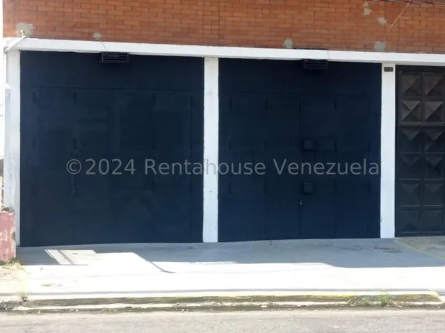 Sara Pastran Te Ofrece Local Comercial En Alquiler En El Centro De Barquisimeto A Pie De Calle #25-5204 Sps 