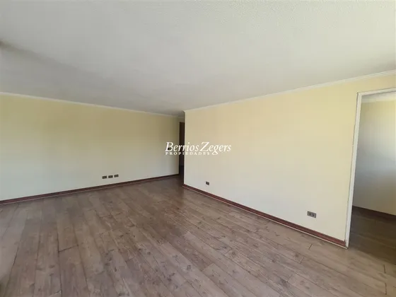 Departamento En Venta De 3 Dorm. 3 Baños, En Las Condes