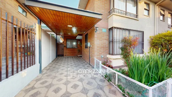 Se Vende Casa De 3 Dormitorios, 3 Baños, Estac