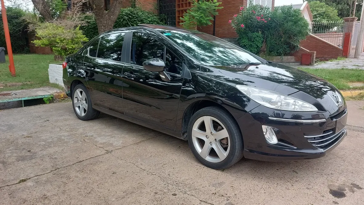 Peugeot 408 2.0 Feline 143cv