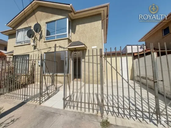 Casa En Venta Maipú El Abrazo / Calle Esdras / Av 4 Poniente