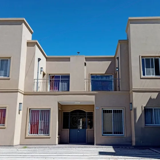 Duplex 3 Amb Nuevo Con Jardín, En Barrio Las Rosas, Cañuelas (apto Crédito)