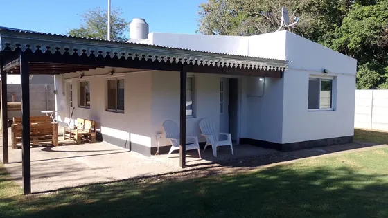 Oferta Única: En Venta Casa Con Pileta Ubicada En Suipacha Provincia De Buenos Aires 