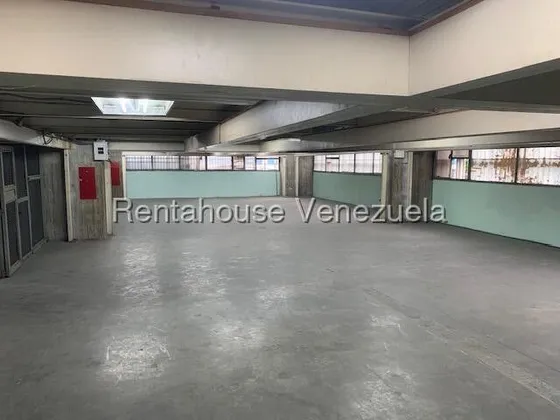 Alquiler De Local Comercial O Galpón Bolita Sur Caracas 