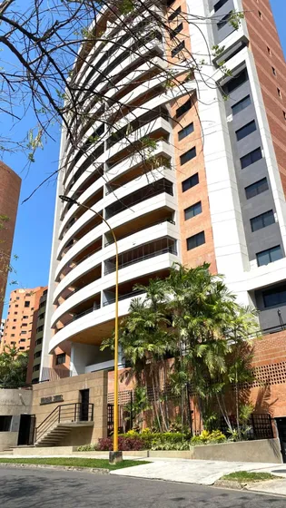 En Alquiler Apartamento Ubicado En Residencias Vulcano Suite Urbanizacion Trigaleña Alta Valencia. St
