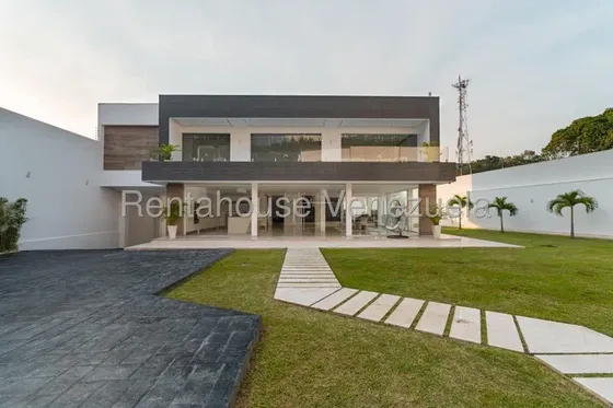 Tg Oportunidad! Casa En Venta En Prados Del Este, Terraza Con Linda Vista, Piscina 26-17841