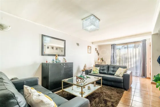Casa En Venta De 5 Dorm. En Macul