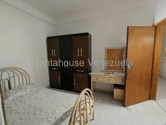Sorangel Vargas Vende Amplia Casa Con Patio Y Ampliacion Para Segundo Piso Zona Centro-oeste Bqto Mls #26-21573