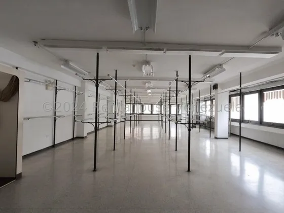 Daniela Linarez Alquila Edificios Comerciales Ubicado En El Centro De Barquisimeto Espacio Ideal Para Empresas Y Negocios Visibilidad Inigualable Y Todos Los Servicios Básicos                         
