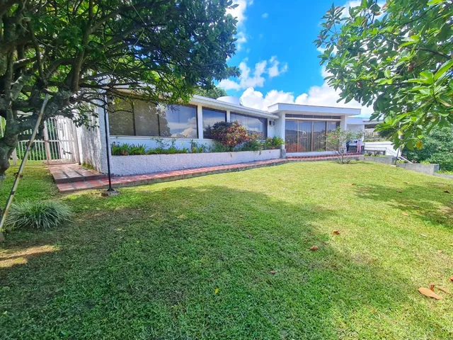 Agp Casa De Un Sólo Nivel En Venta En Prados Del Este En Calle Cerrada Con Bella Vista 24-7195 Yf