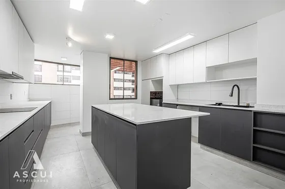 Departamento En Venta De 3 Dorm. En Vitacura